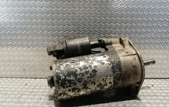 Volkswagen Caddy Starter motor 0001112027