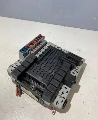 Volvo S60 Fuse box set 8651548 8651547 01W175