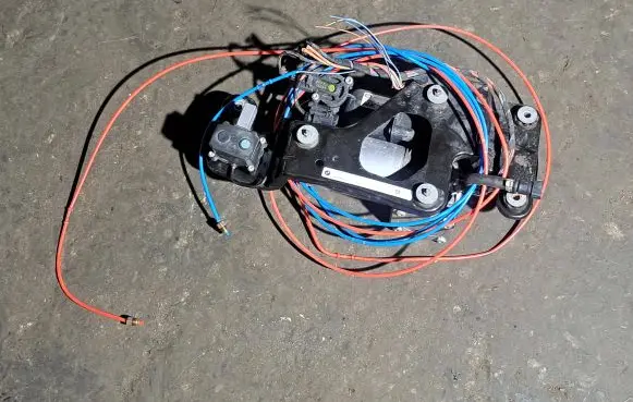 BMW X6 E71 Air suspension compressor/pump 6799419 K0405004 14178311