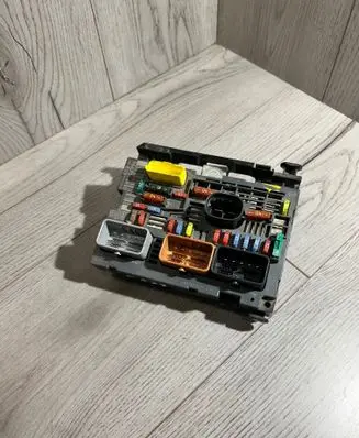 Citroen C5 Fuse module 9667044980 R02 BSMR02