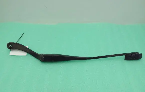 Mercedes-Benz C W204 Front wiper blade arm A2048200144 72336