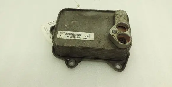Volkswagen PASSAT B7 Engine oil radiator 03C117021M