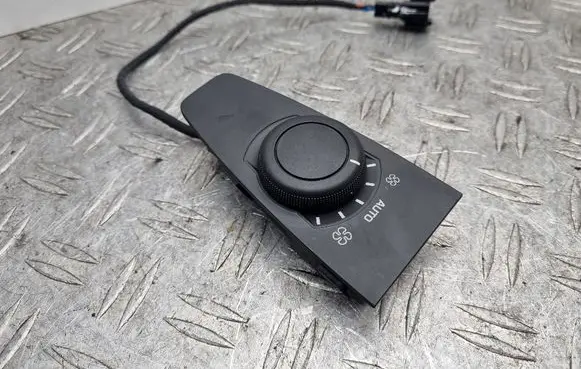 Interior fan control switch