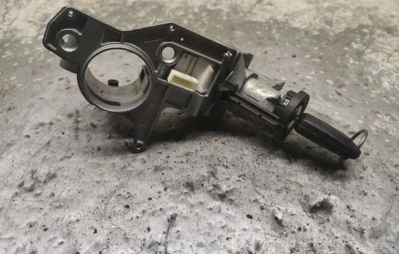 Opel Astra H Ignition lock 501882