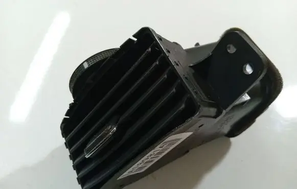 Toyota Corolla Verso AR10 Dash center air vent grill 5565064010