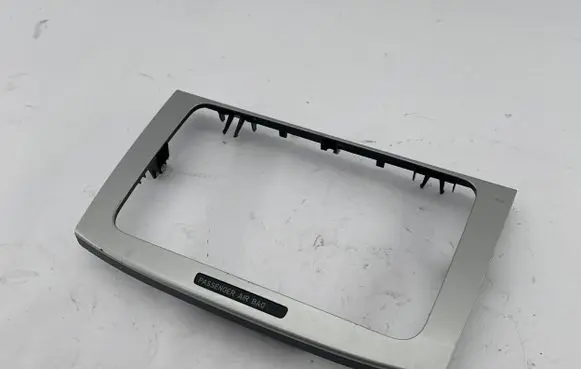 Radio/GPS head unit trim