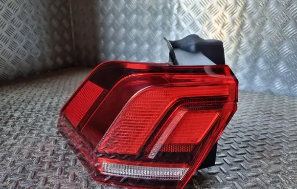 Volkswagen Tiguan Rear/tail lights 5NA945095D
