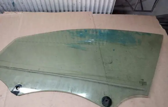 Peugeot 308 Front door window glass four-door 43R000929