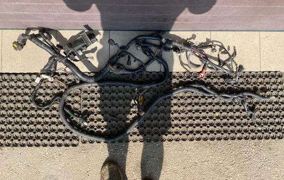 Nissan Pathfinder R51 Engine installation wiring loom 24011EB312 1200105 012256