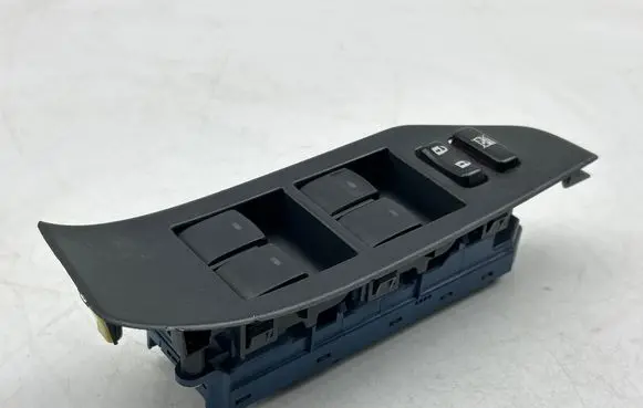 Toyota Verso Electric window control switch 8404005020 30170437