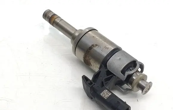 Skoda Fabia Mk3 (NJ) Fuel injector 04E906036E 0261500248