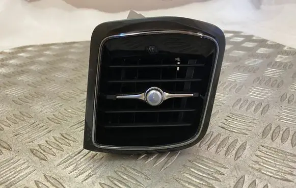Volvo XC60 Dashboard air vent grill cover trim 31417691