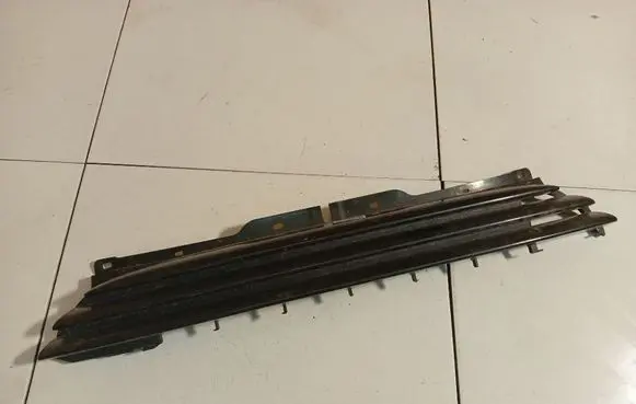 Front bumper lower grill
