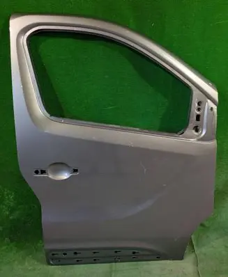 Renault Trafic III (X82) Front door
