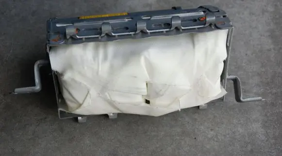 Lexus RX 330 - 350 - 400H Passenger airbag 272KM 2008R