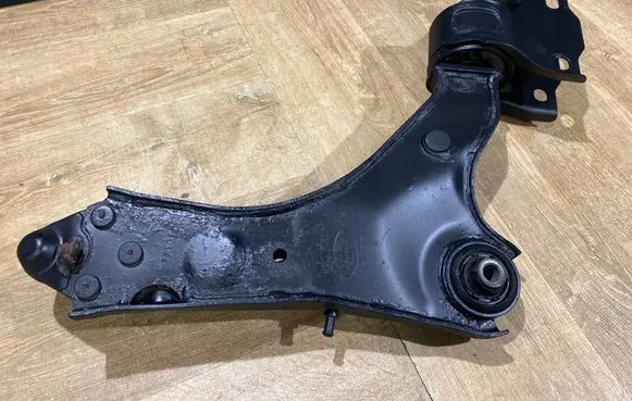 Front lower control arm/wishbone