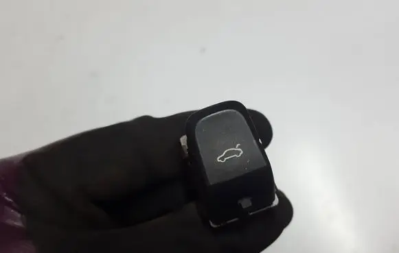 Audi A6 S6 C7 4G Tailgate opening switch 4H0959831AXAUTOPX 4H0959831A