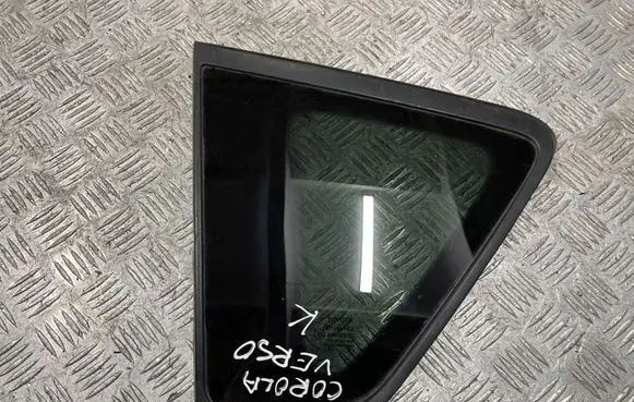 Toyota Corolla Verso E121 Rear side window