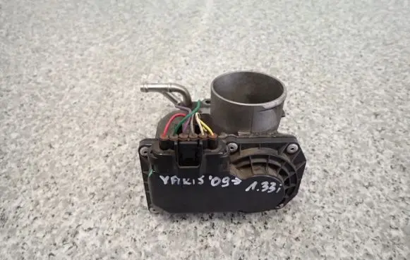 Toyota Yaris Throttle body valve 