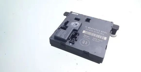 Mercedes-Benz E W211 Door control unit/module 2118704126