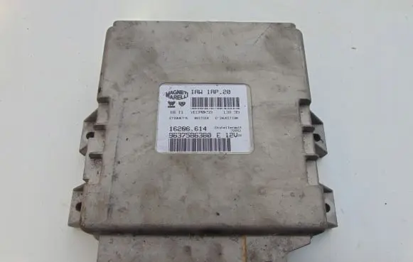 Peugeot 406 Engine control unit/module 9637586380