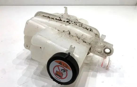 Toyota Camry VIII XV70 Coolant expansion tank/reservoir