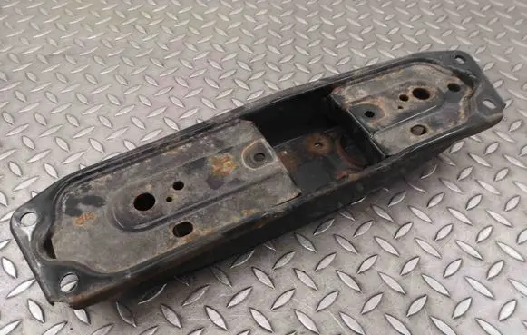 Infiniti Q50 Gearbox mounting bracket