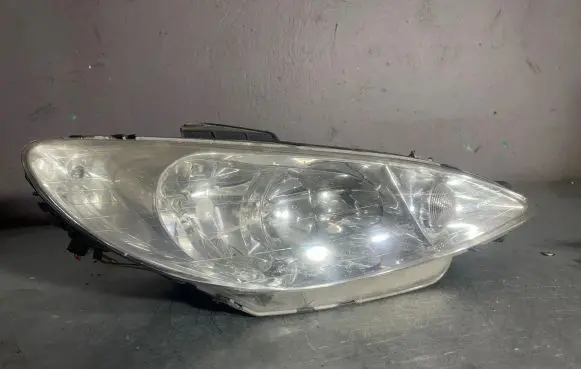 Peugeot 206 Headlight/headlamp 085501121R 085501120R