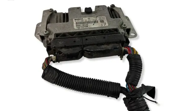 Toyota Aygo AB10 Engine control unit/module 896610H170 0261S06147 1039S40258