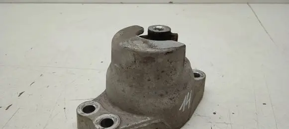 Honda Accord Engine mount bracket