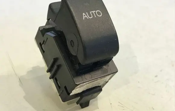 Toyota Avensis T250 Quarter vent window switch 
