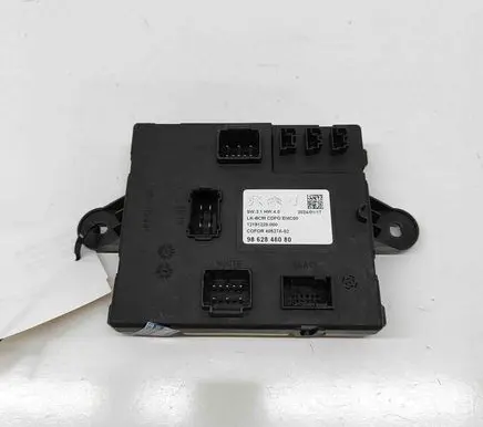 Peugeot 3008 III Central body control module 9862848080