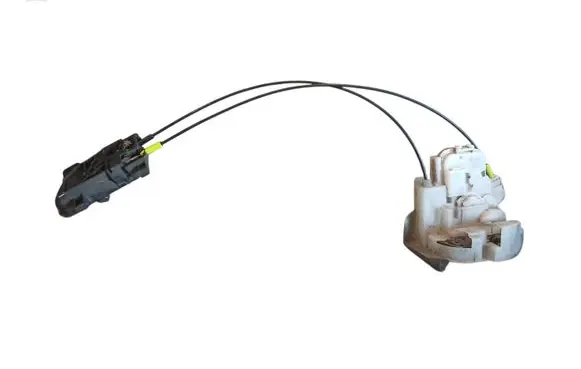 Subaru Impreza III Front door lock 