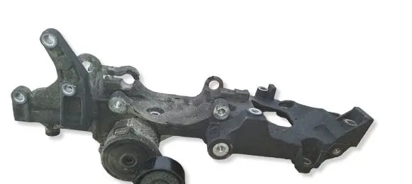 Peugeot 4007 Generator/alternator bracket 9661297180