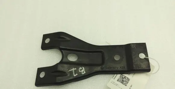 Volkswagen PASSAT B7 Radiator support slam panel bracket 3AA805569