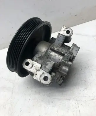 Mercedes-Benz Sprinter W906 Power steering pump A6112300115