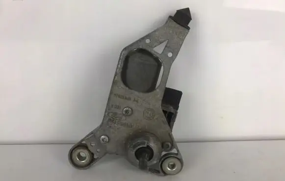 Ford Focus Front wiper linkage and motor BM5117K484A