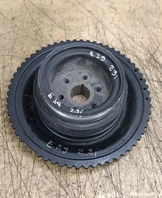BMW 5 E39 Crankshaft pulley 11231738620 1738620