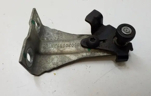 Chrysler Voyager Sliding door upper roller guide/hinge 05020899AA