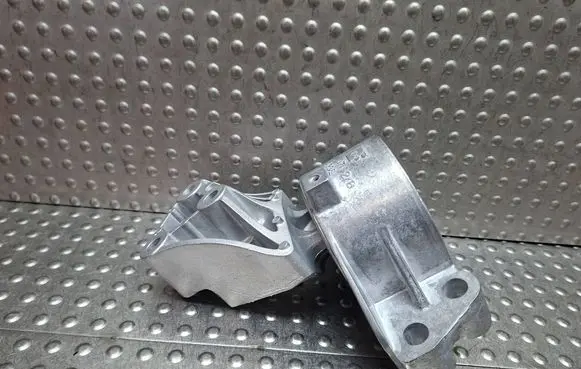 Fiat Doblo Engine mount bracket S27649719 517991100