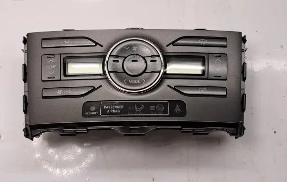 Toyota Auris 150 Climate control unit 5590002220 5590002220B