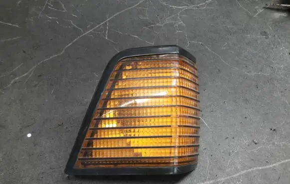 Volkswagen PASSAT B9 Front indicator light 321945052B