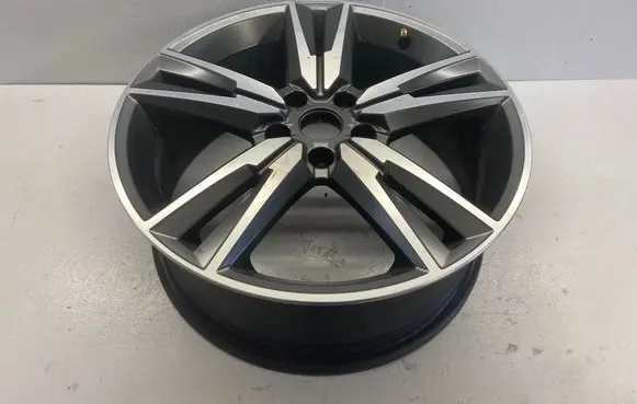 Seat Ateca R18 alloy rim 575601025G