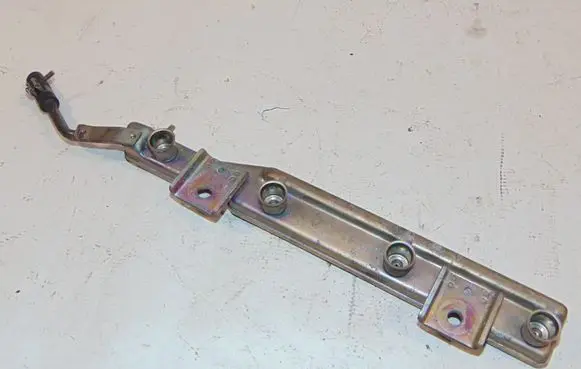 Nissan Primera Fuel main line pipe 17520AU305