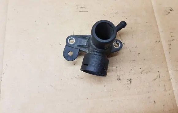 Volkswagen Eos Engine coolant pipe/hose 06J121132G