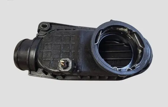 Jaguar XF X250 Air intake duct part 4R8Q6K770AD
