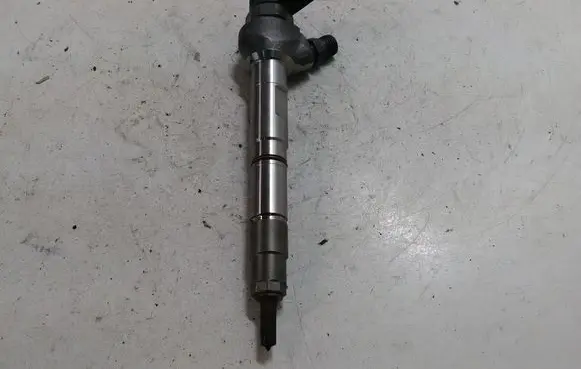 Volkswagen Golf VII Fuel injector 04L130277AE 0445110471