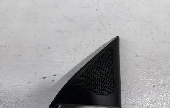Audi Q3 8U Front door speaker cover trim 8U0035424A 07842000