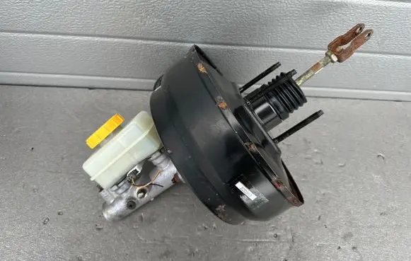 Nissan King Cab, Navara Brake booster 47210VK106