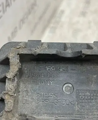 BMW 4 F36 Gran coupe Jacking socket point 7169981 1R84410